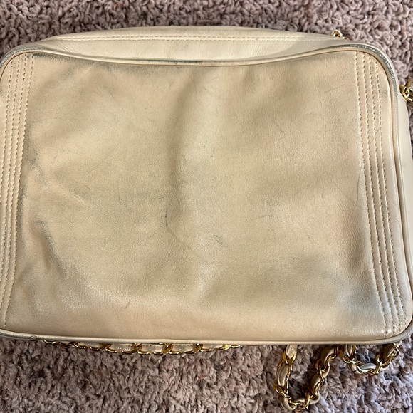 Vintage cream Chanel camera bag - Picture 3 of 9